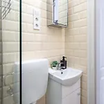 - Quiet Sleep For Solo Traveller Apartment Budapest