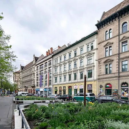 - Quiet Sleep For Solo Traveller *