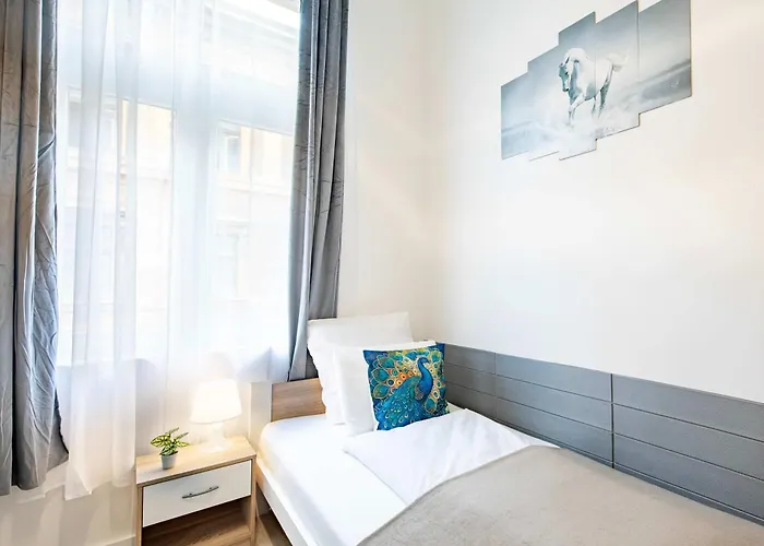 Apartament - Quiet Sleep For Solo Traveller