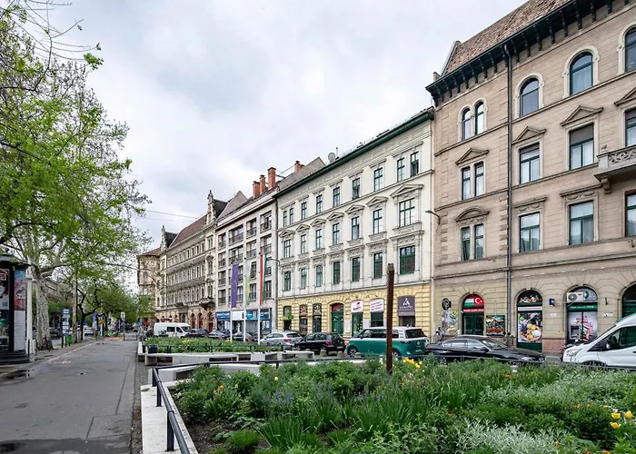 - Quiet Sleep For Solo Traveller *